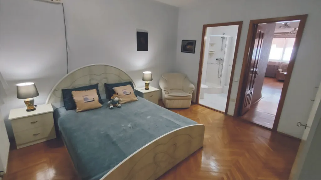 Коттедж - три этажа на берегу моря