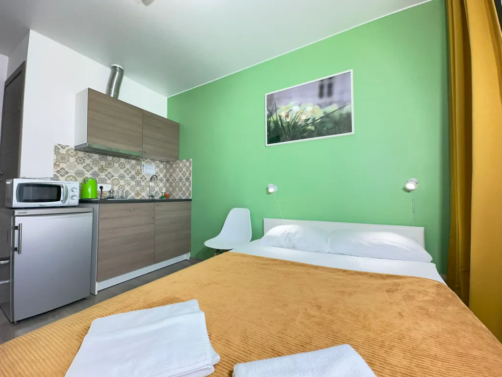 Идеальный выбор: чистая современная квартира-студия в современном доме