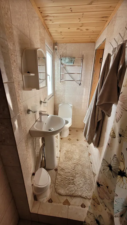 Квартира Благоустроенная комната в коттедже с террассой — Голубицкая