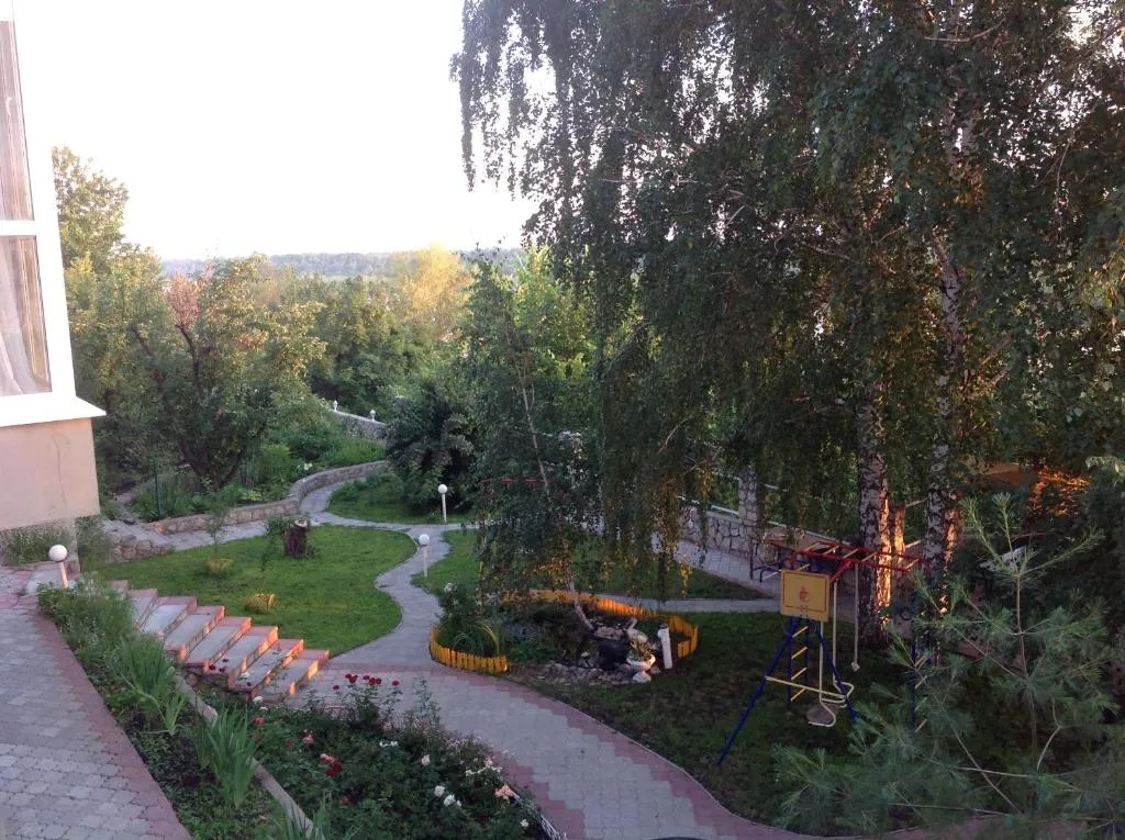 Гостевой дом прямо на берегу реки Волга - апартаменты на 1 этаже