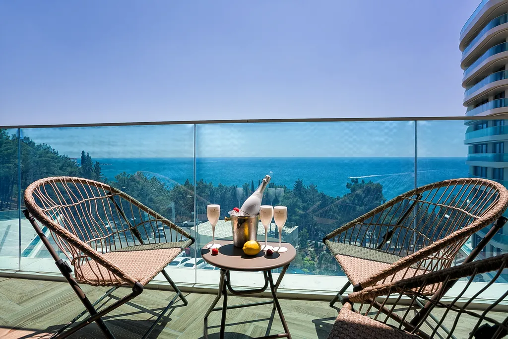 Квартира Студия с террасой и видом на море в скай плаза 3 — аренда посуточно в Ялта