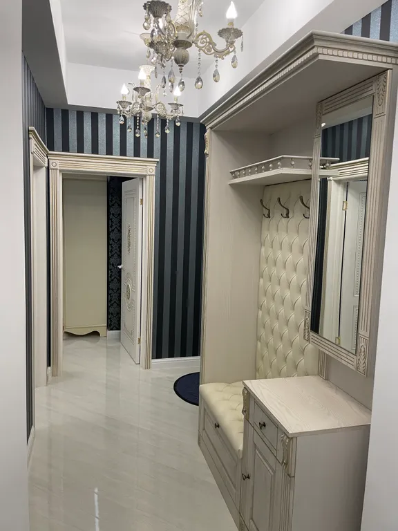 Двухкомнатные апартаменты возле парка со стороны "Долины роз"