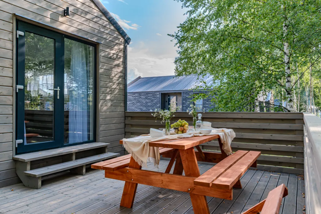 Альпийский - дом с костровой чашей и колонкой Алиса