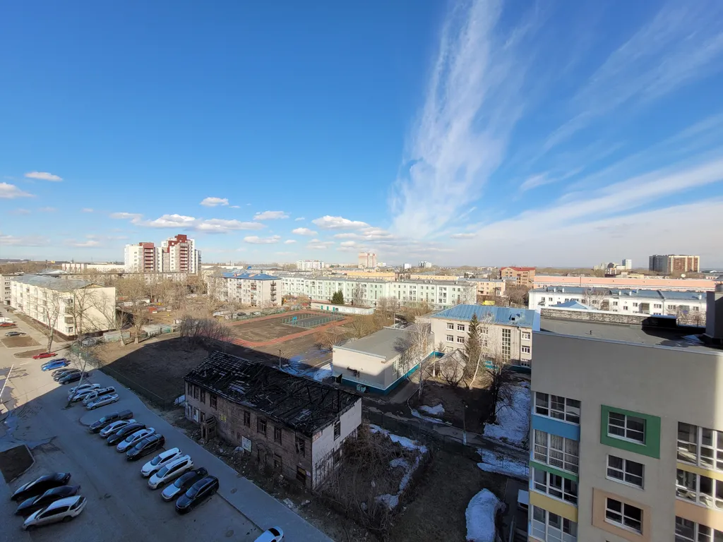 Просторная студия с отличным видом на город