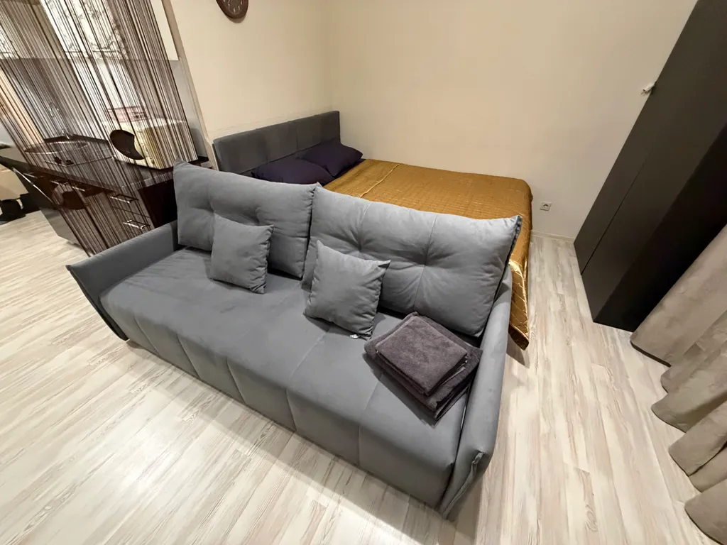 Cовременная студия с бecкoнтaктным заездом