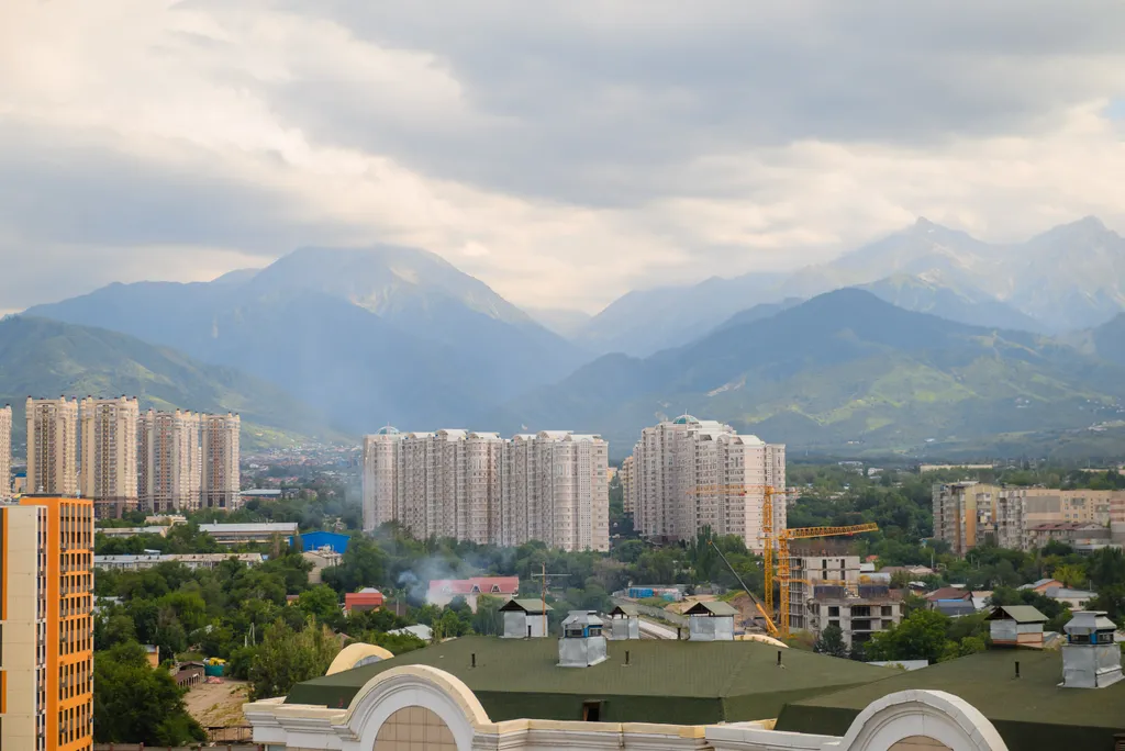 Современные апартаменты с террасой и видом на горы