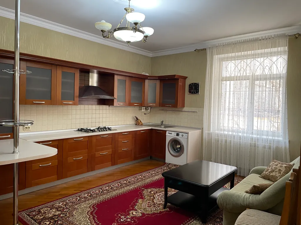 Коттедж Уютный дом, в центре города ,с шашлычной зоной и крытым двором. — Махачкала