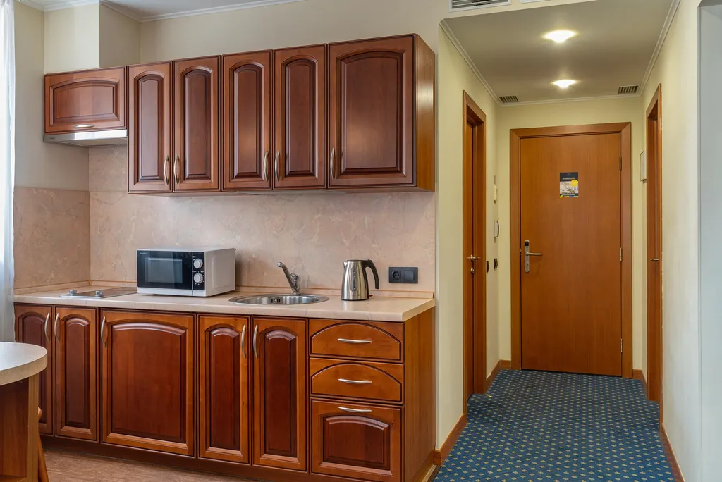 Семейный номер с кухонной зоной, отдельной гардеробной в 30 метрах от метро