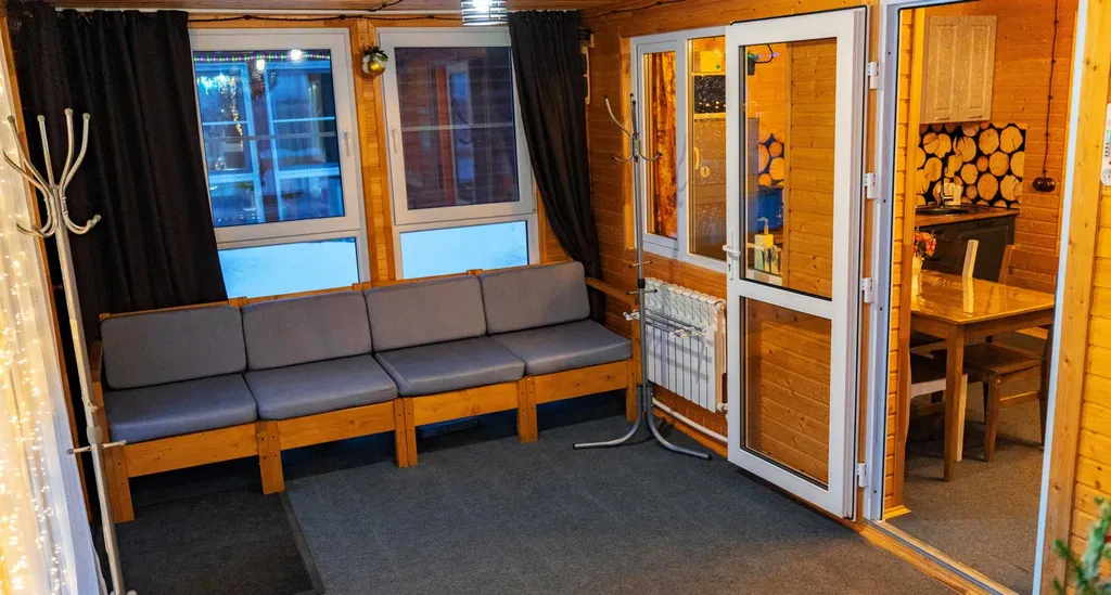 Домик с бассейном Арик