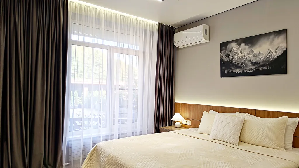 Просторная студия в центрое+бассейн и сауна