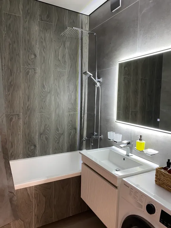 Дизайнерская евро-трёшка с видом на гору Машук