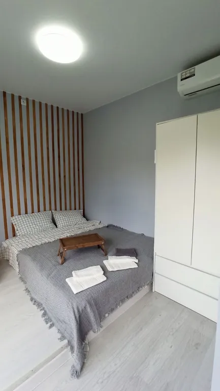 Романтический домик для двоих с уютным спальным местом Queen size