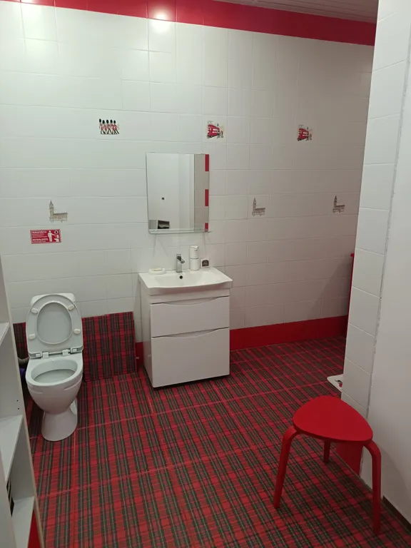 Часть жилого дома с отдельным собственным двориком