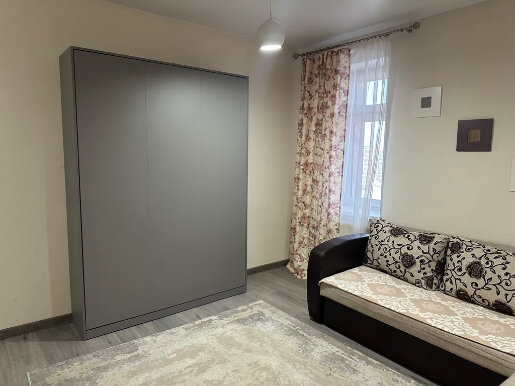 Студия в элитном доме в центре города