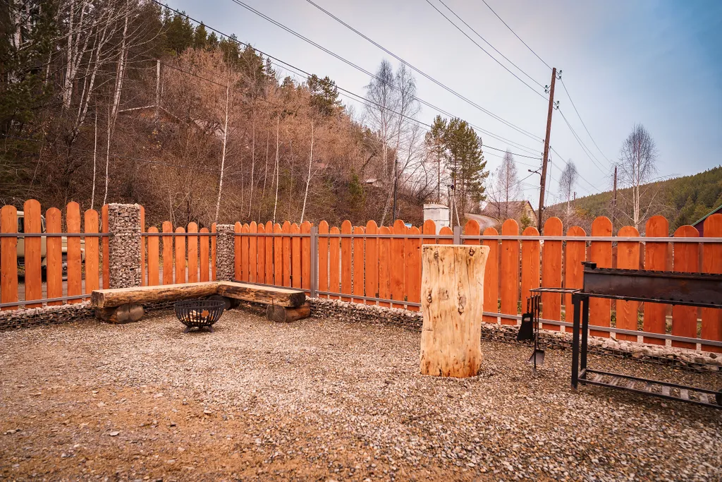 Гостевой дом и кедровая баня на Алтайской
