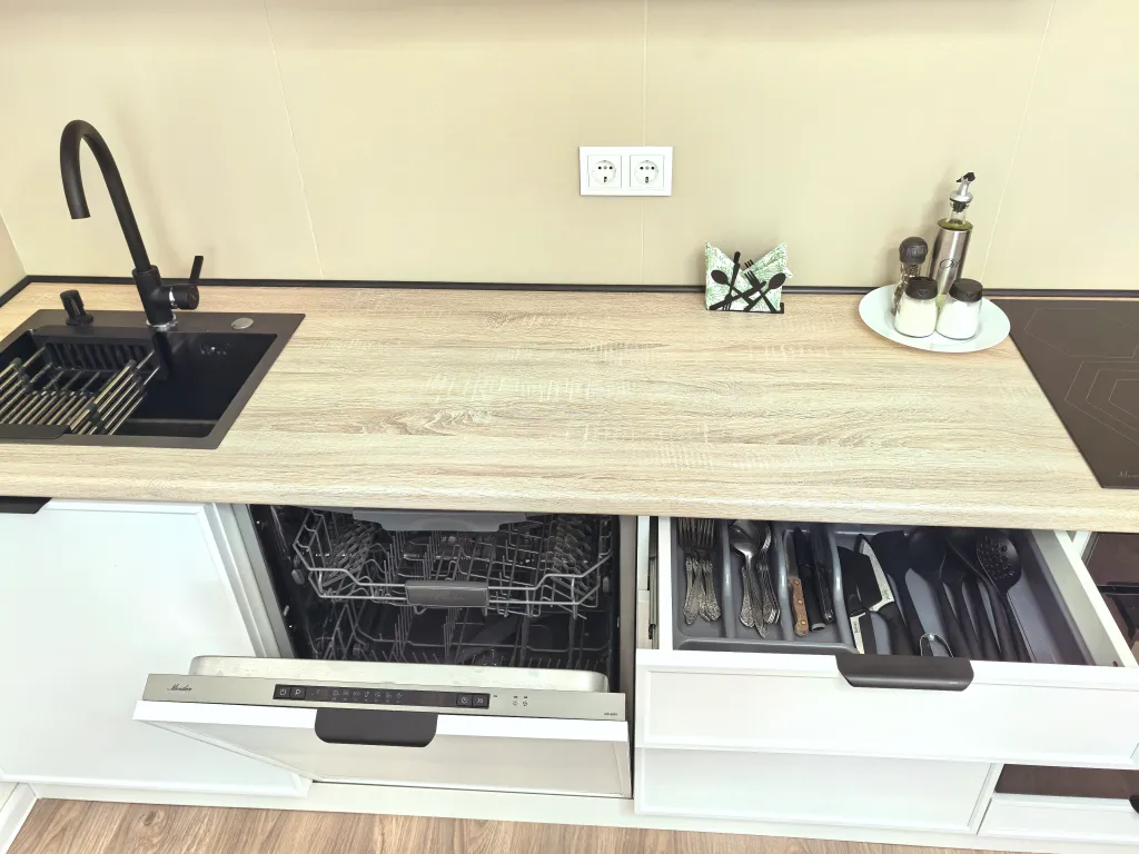 Современная трехкомнатная квартира Росатом, Цыба