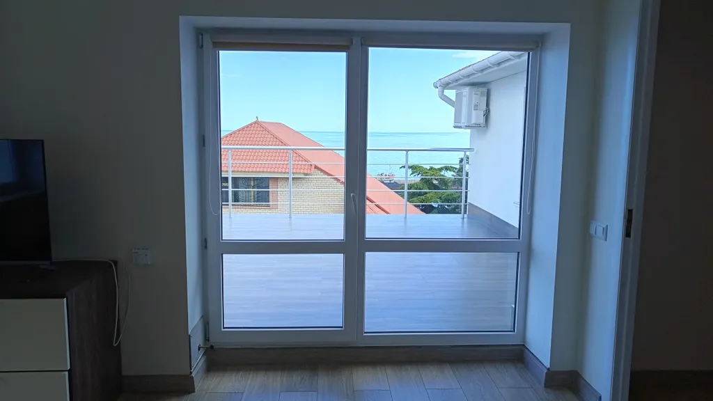 Трёхкомнатная квартира с панорамным видом на море и горы