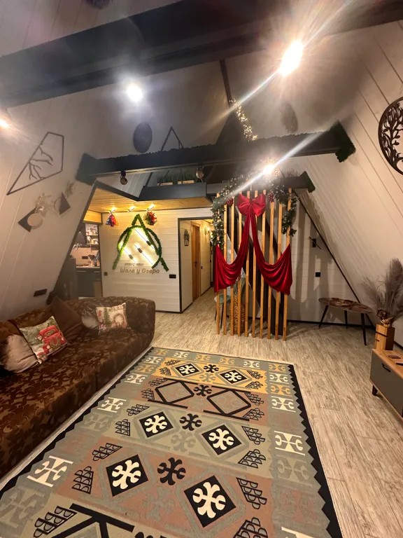 Шале у озера