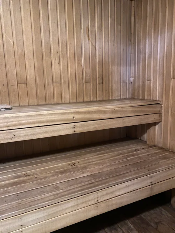 Дом с баней и бассейном