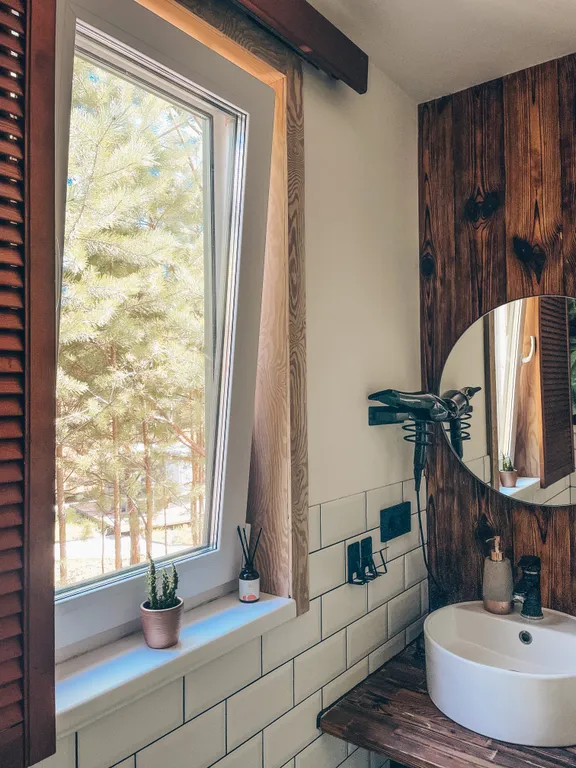 Дом с баней и купелью у леса