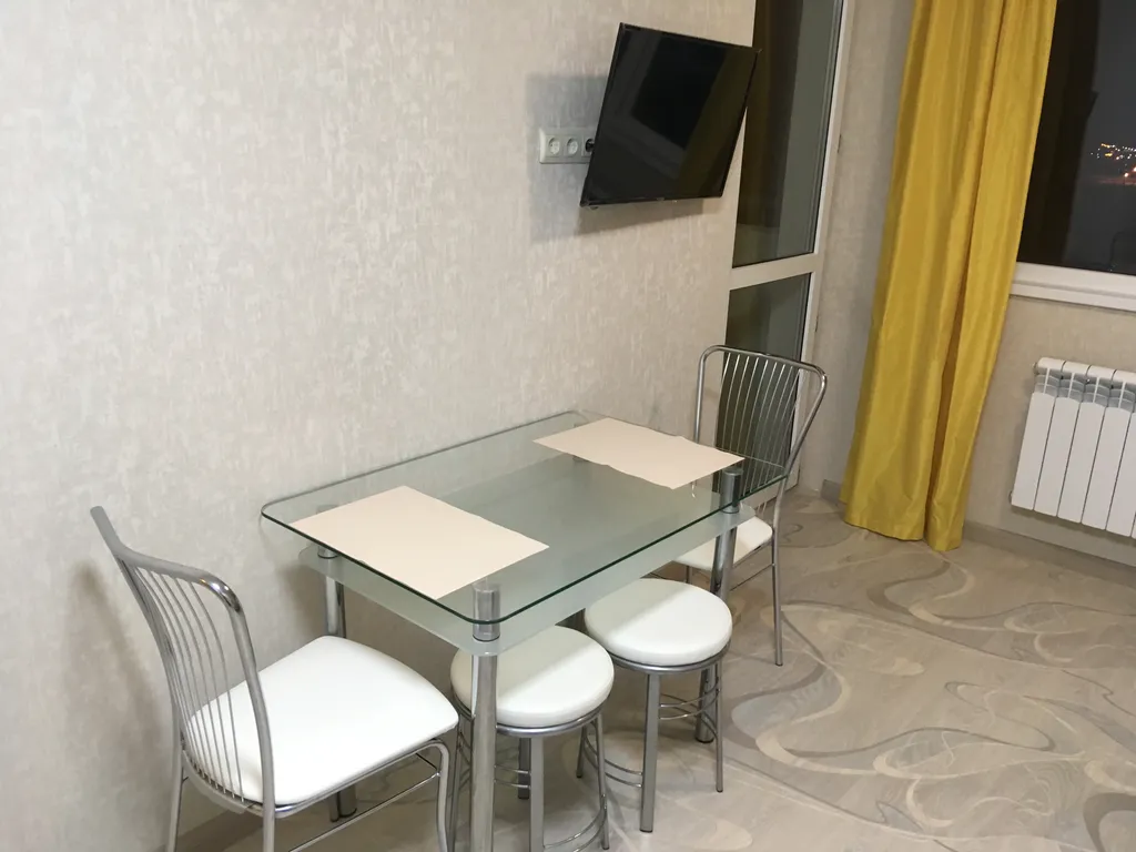 Квартира Светлые просторные апартаменты с уютной спальней — Сириус