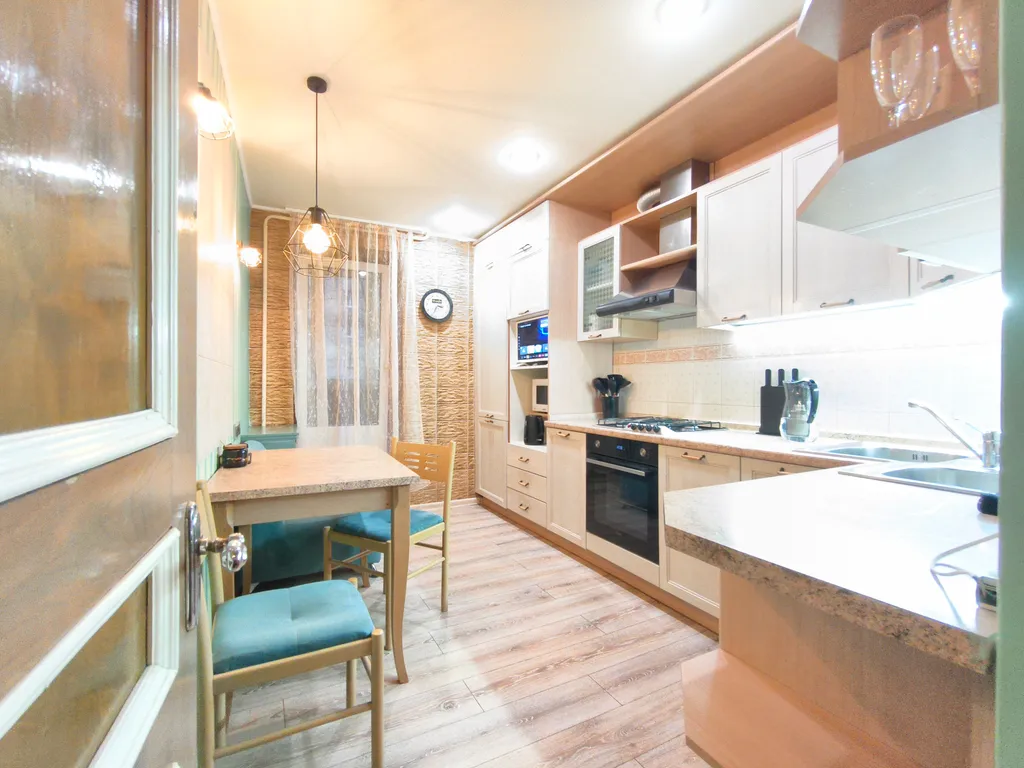 Комфортная трехкомнатная квартира в центре