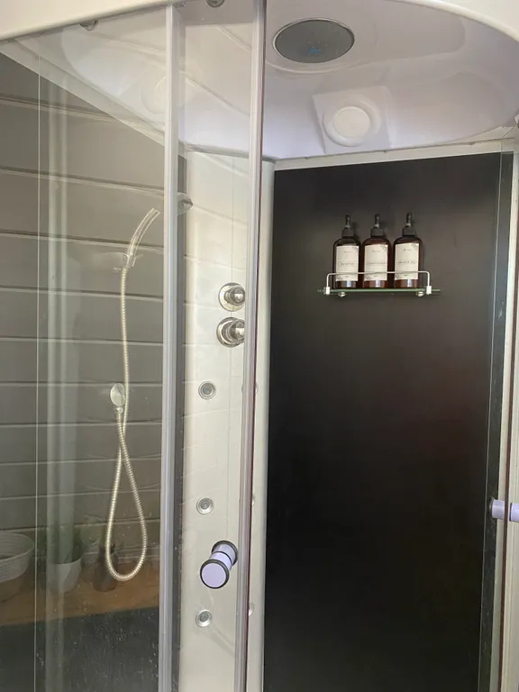 Уютный скандинавский домик у леса