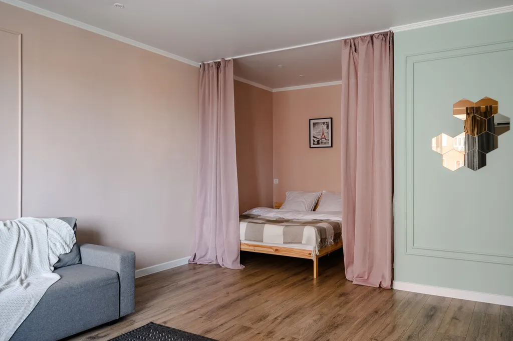 Студия с мебелью и техникой