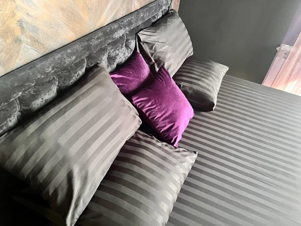 Стильная квартира с пилоном