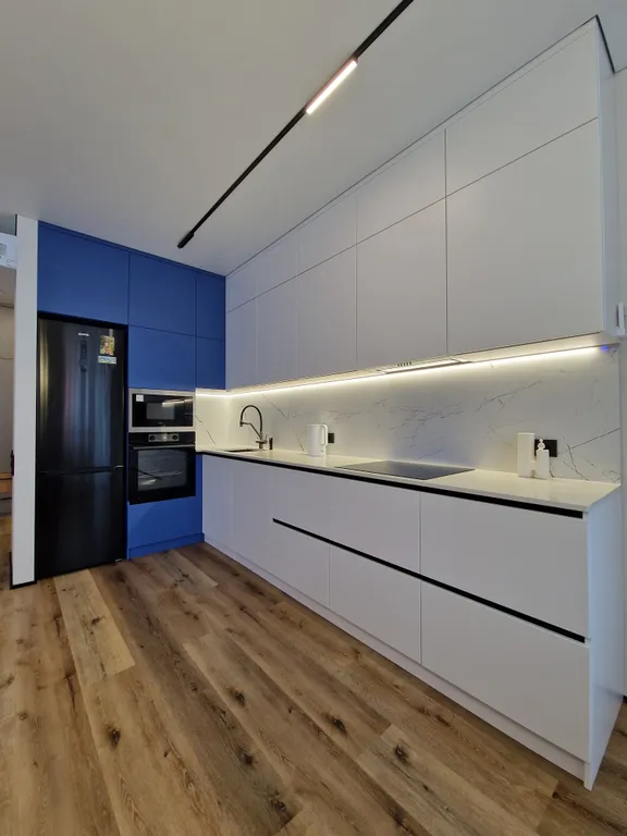 Евротрешка у моря с прекрасным видом на море