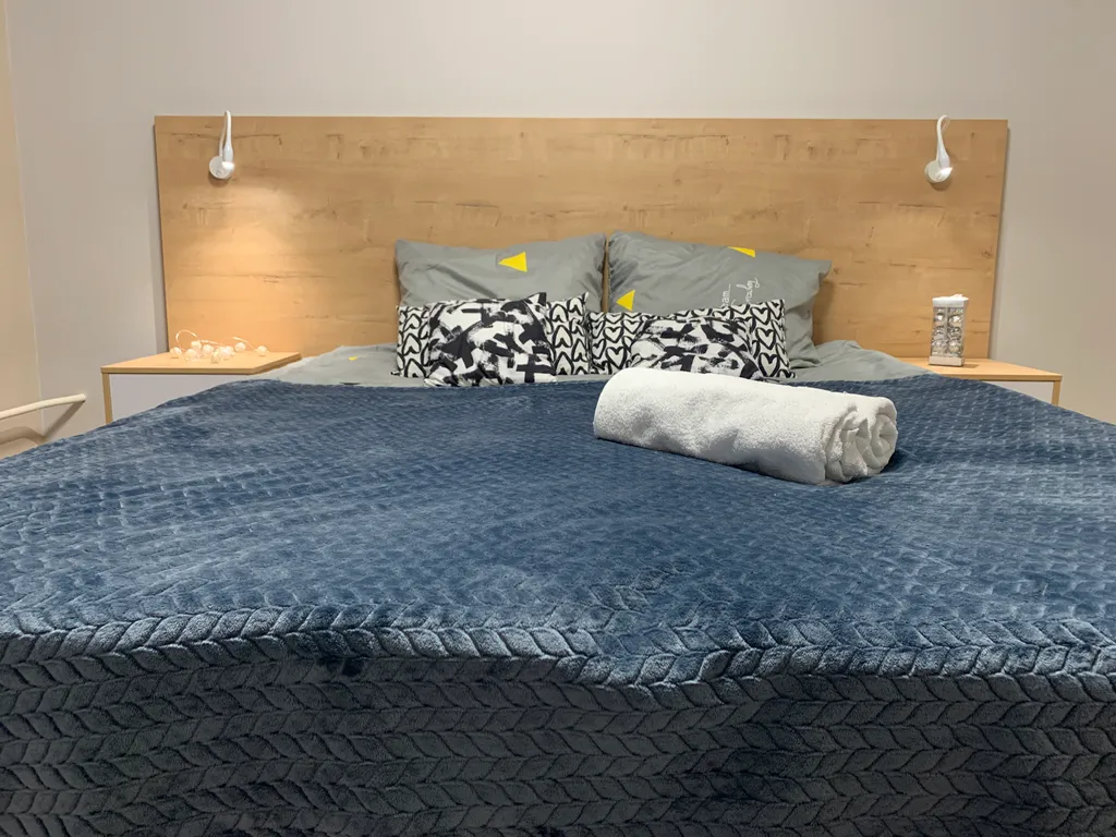 Апартаменты у метро с кухонной зоной и панорамными окнами