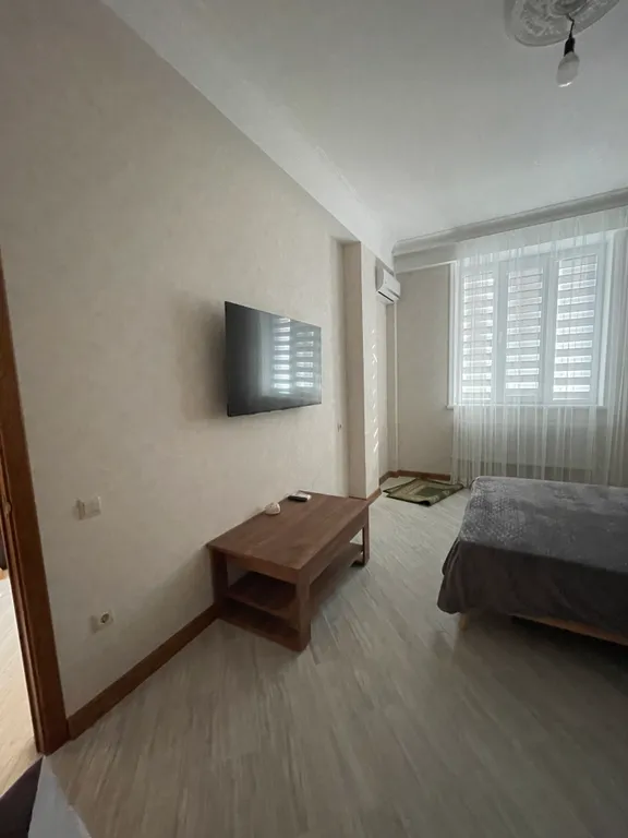 Евротрешка с видом на море, первая береговая, городской пляж