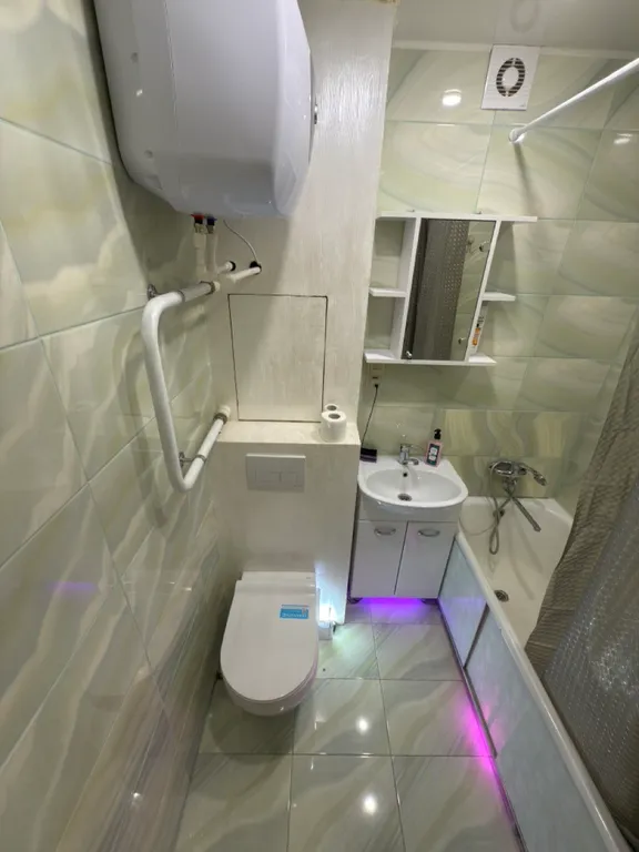 Уютная квартира в спальном районе. 5 минут от центра на авто.