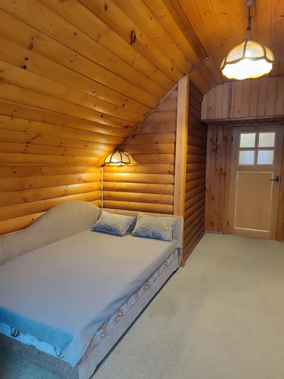 Дом с прудом