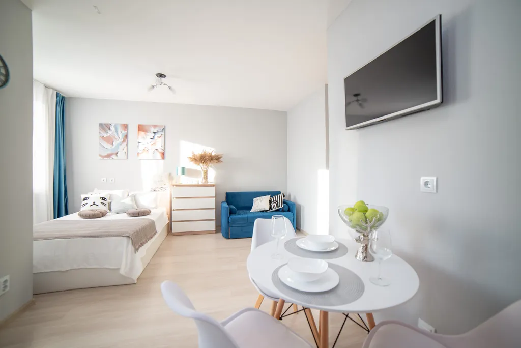 Студия с лоджией на Тенистой 8Б для 4 гостей