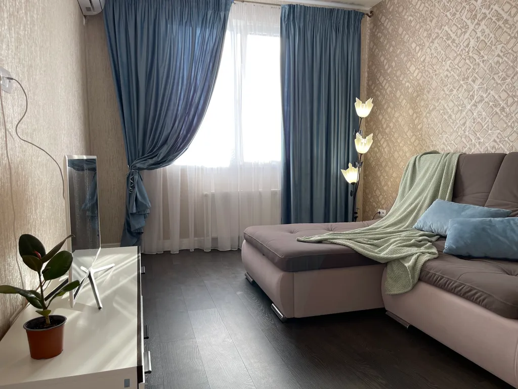 Квартира Уютная двухкомнатная квартира — Мирное