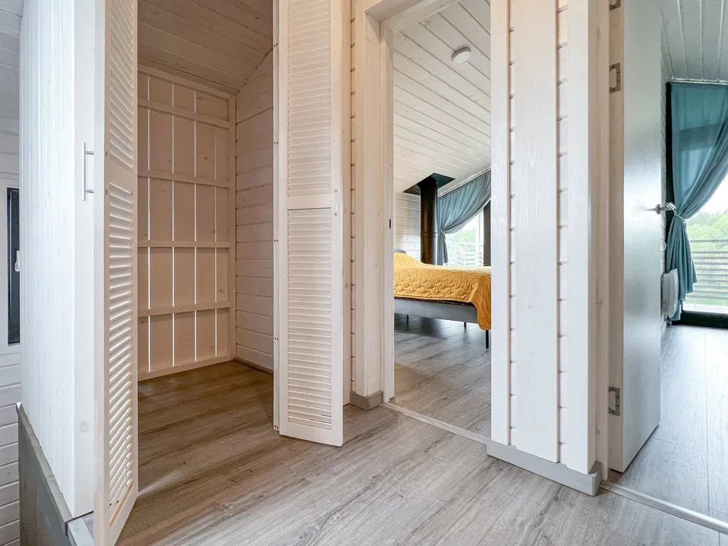 Коттедж Дом с сауной и видом на озеро — Стеклянный