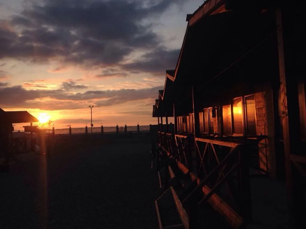 Домик на берегу моря