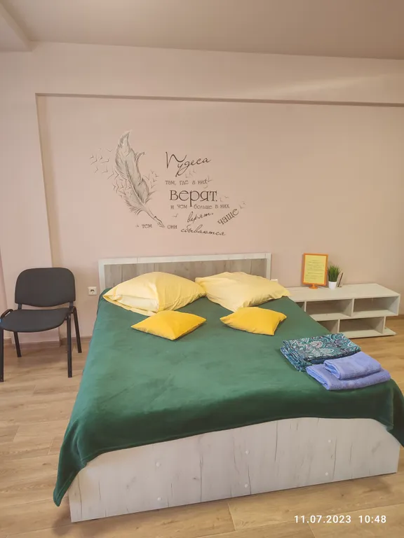 Тёплая сочная квартира