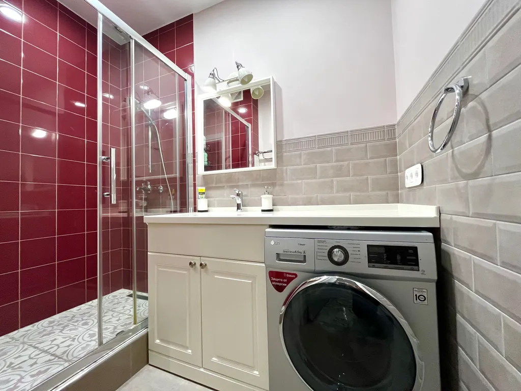 Видовая двухкомнатная квартира в центре города