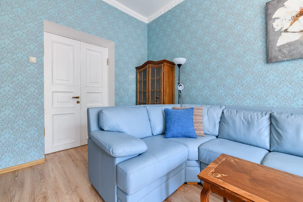 Роскошная квартира с балконом и парковкой рядом с Петропавловкой