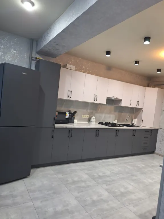 Просторная и уютная квартира в центре, рядом аэропорт