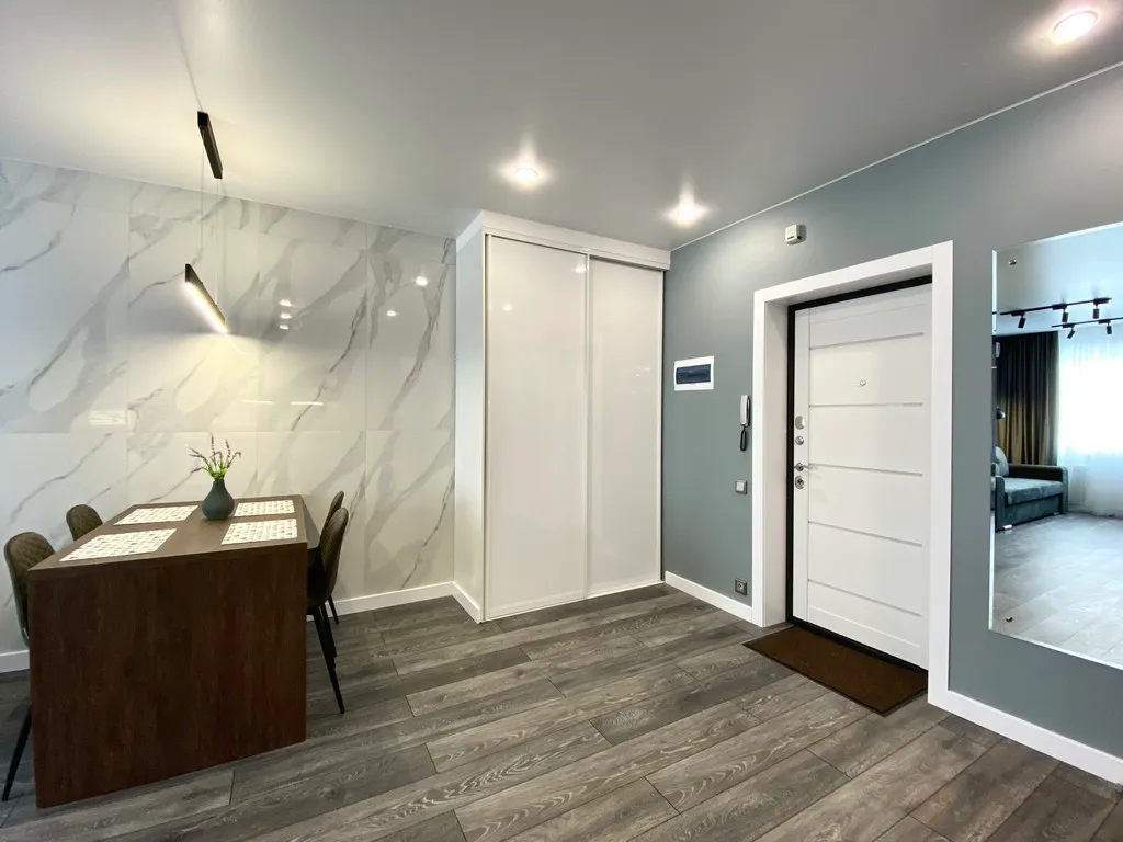 Просторная дизайнерская евродвушка бизнес-класса в центре