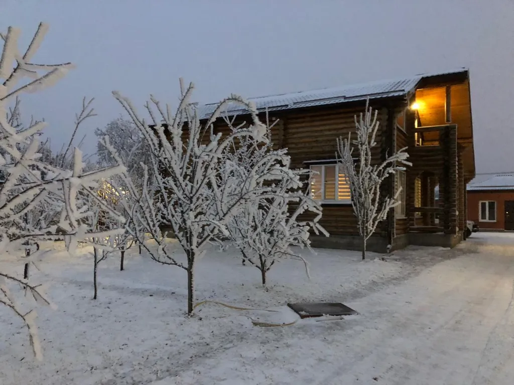 Уютный деревянный дом с видом на горы