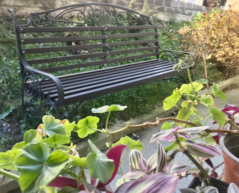 Новая 2-комнатная в центре с отдельной спальней и входом