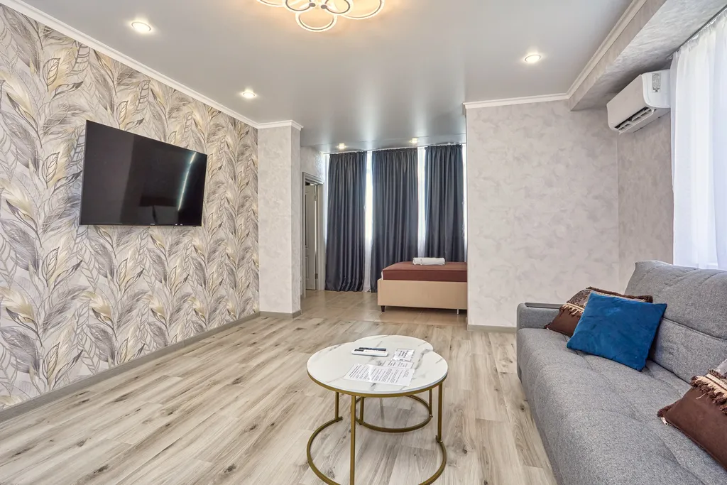 Уютная квартира в центре города с видом на море