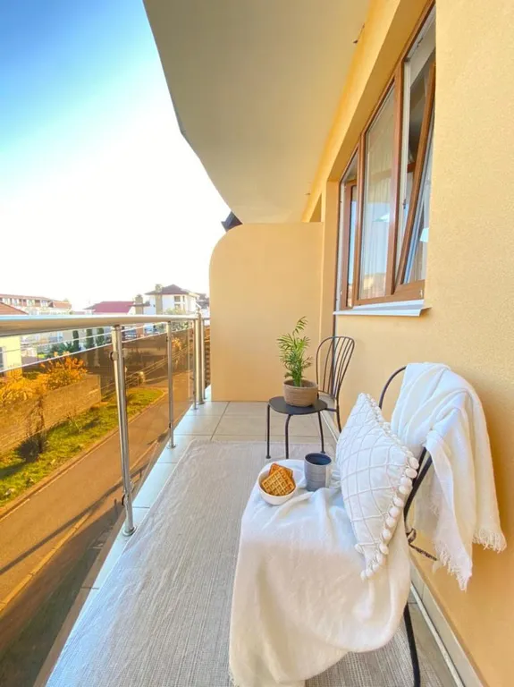 Квартира Квартира Уютная студия с балконом — Сириус