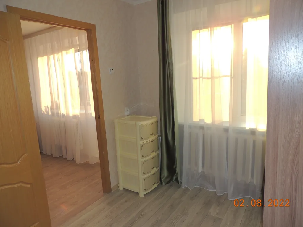 Уютно, возле набережной, вид на реку Волга