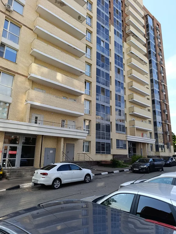 Солнечная квартира с красивым видом на город