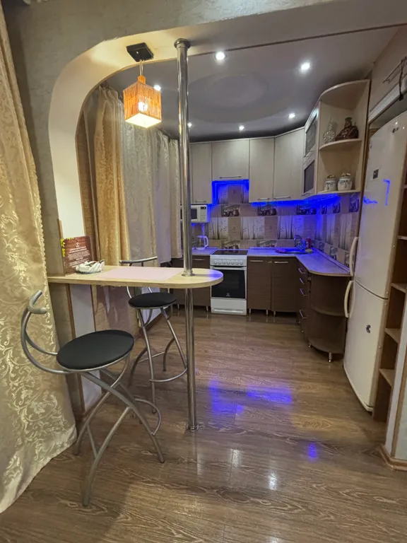 Уютная 2-х комнатная квартира в самом центре города — аренда посуточно в Воркута